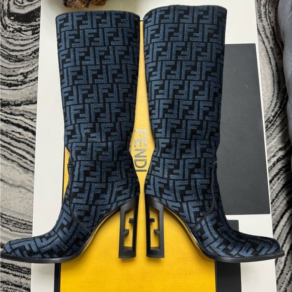 FENDI VELVET LOGO BOOTS - Picture 2 of 13